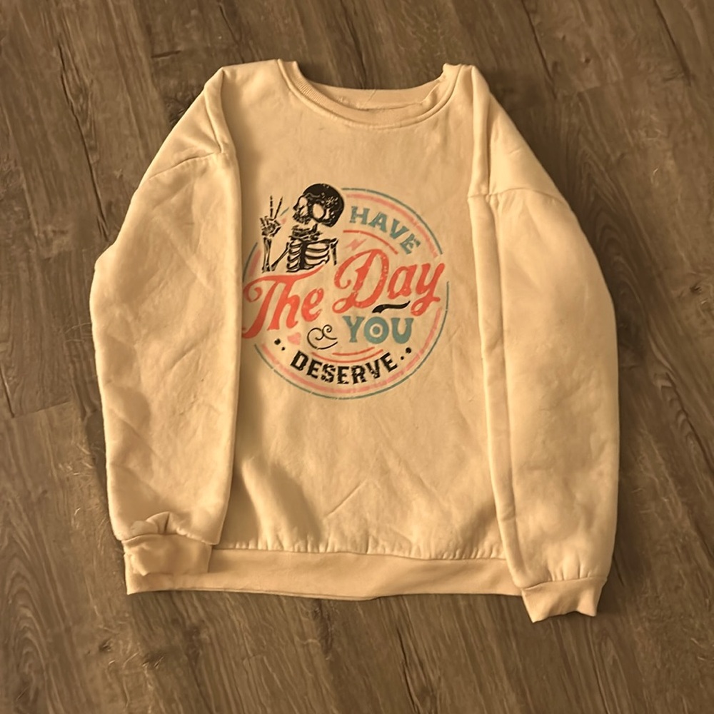 Trendy sweatshirt for tweens